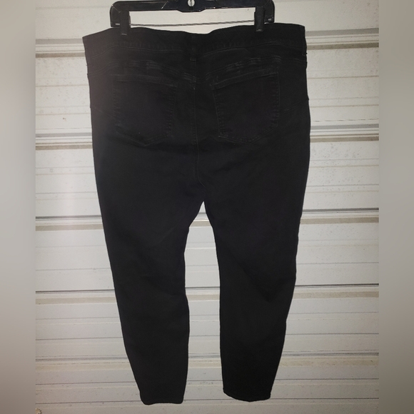 Plus Size Torrid 22 Bombshell Skinny Premium Stretch High-Rise Black Jeans - Picture 9 of 11